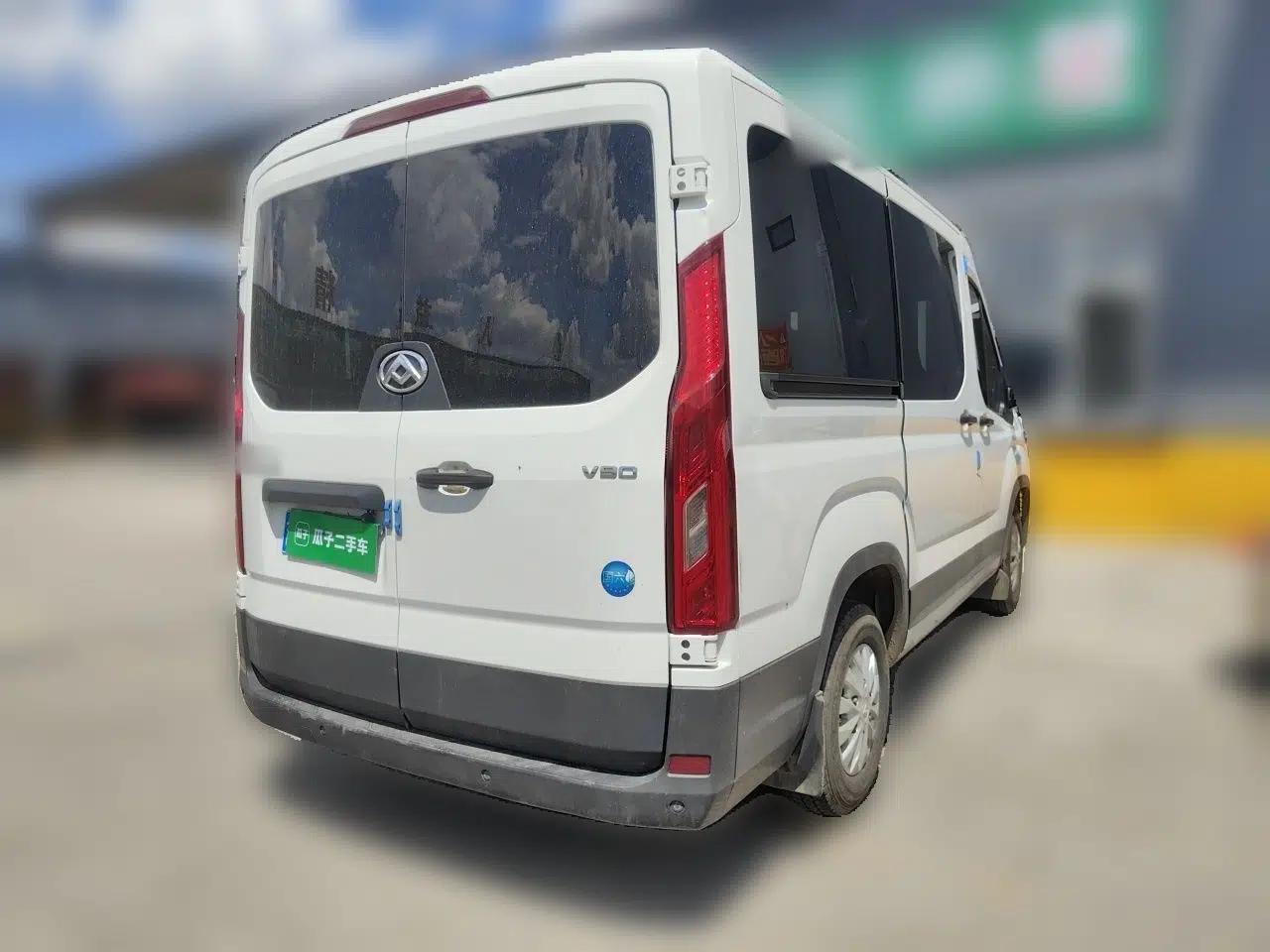 SAIC MAXUS Xintu V90 2020 2.0T Manual Yunjie Version Front-Wheel Drive with Single Rear Tire Short Wheelbase Mid-Height Design 6-Seater — миниатюра 6