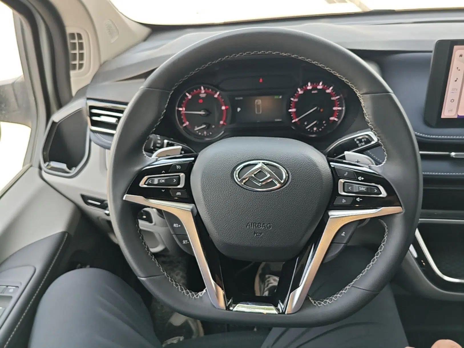 SAIC MAXUS Xintu V70 2023 2.0T Elite Edition Automatic Long Wheelbase Mid-Height 6/7 Seats — миниатюра 18