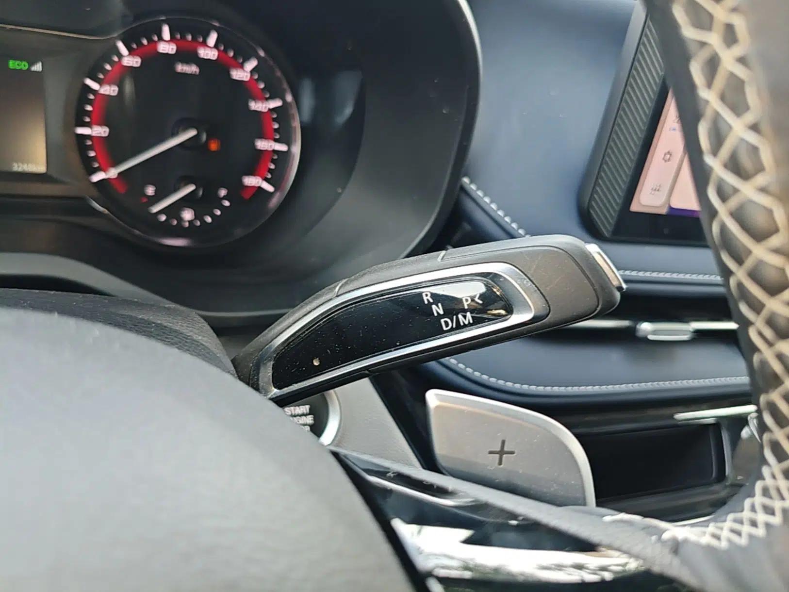 SAIC MAXUS Xintu V70 2023 2.0T Elite Edition Automatic Long Wheelbase Mid-Height 6/7 Seats — миниатюра 21