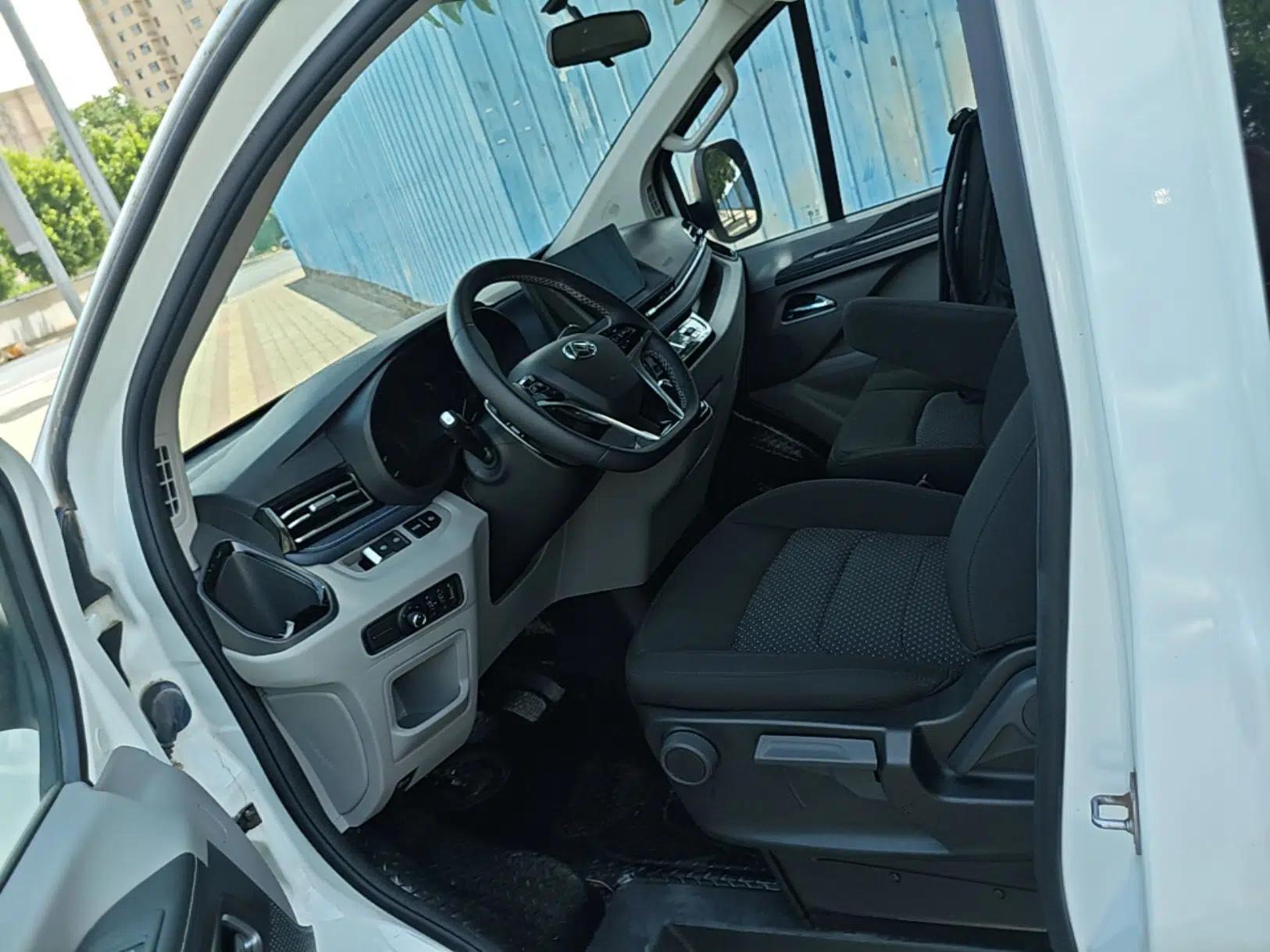 SAIC MAXUS Xintu V70 2023 2.0T Elite Edition Automatic Long Wheelbase Mid-Height 6/7 Seats — миниатюра 22