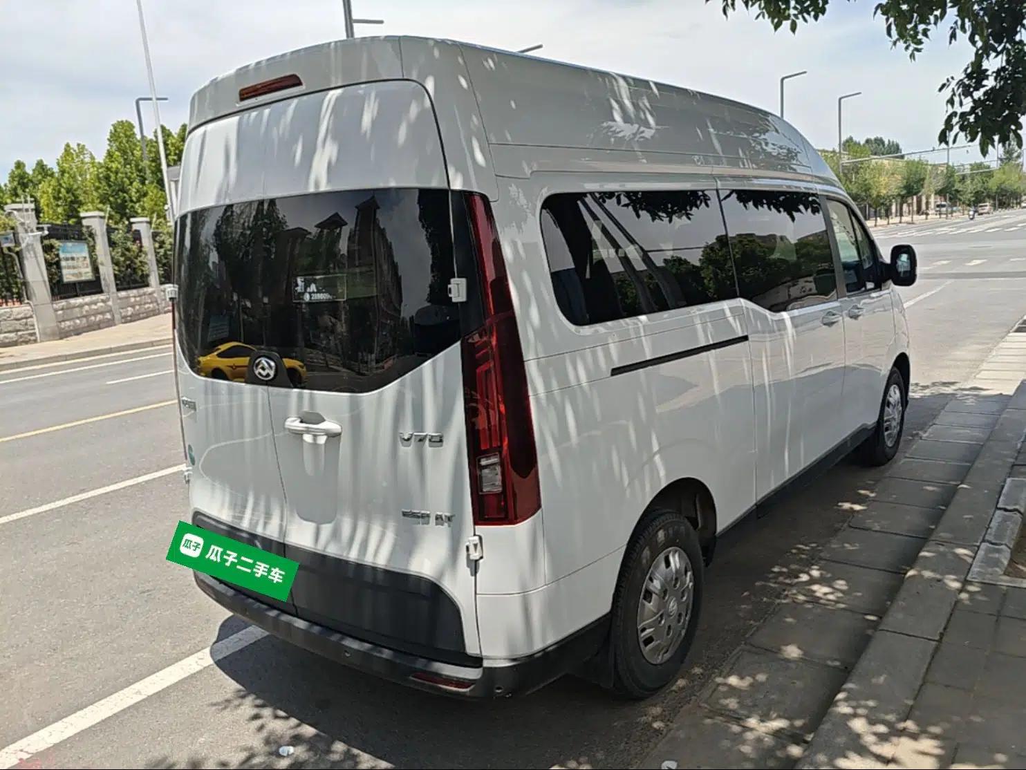 SAIC MAXUS Xintu V70 2023 2.0T Elite Edition Automatic Long Wheelbase Mid-Height 6/7 Seats — миниатюра 6