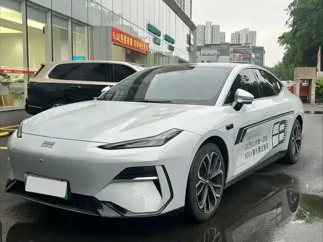 Galaxy E8 2025 Model 700km Long-Range Intelligent Driving Edition