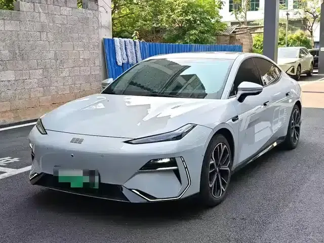 Galaxy E8 2025 Model 700km Long-Range Intelligent Driving Edition