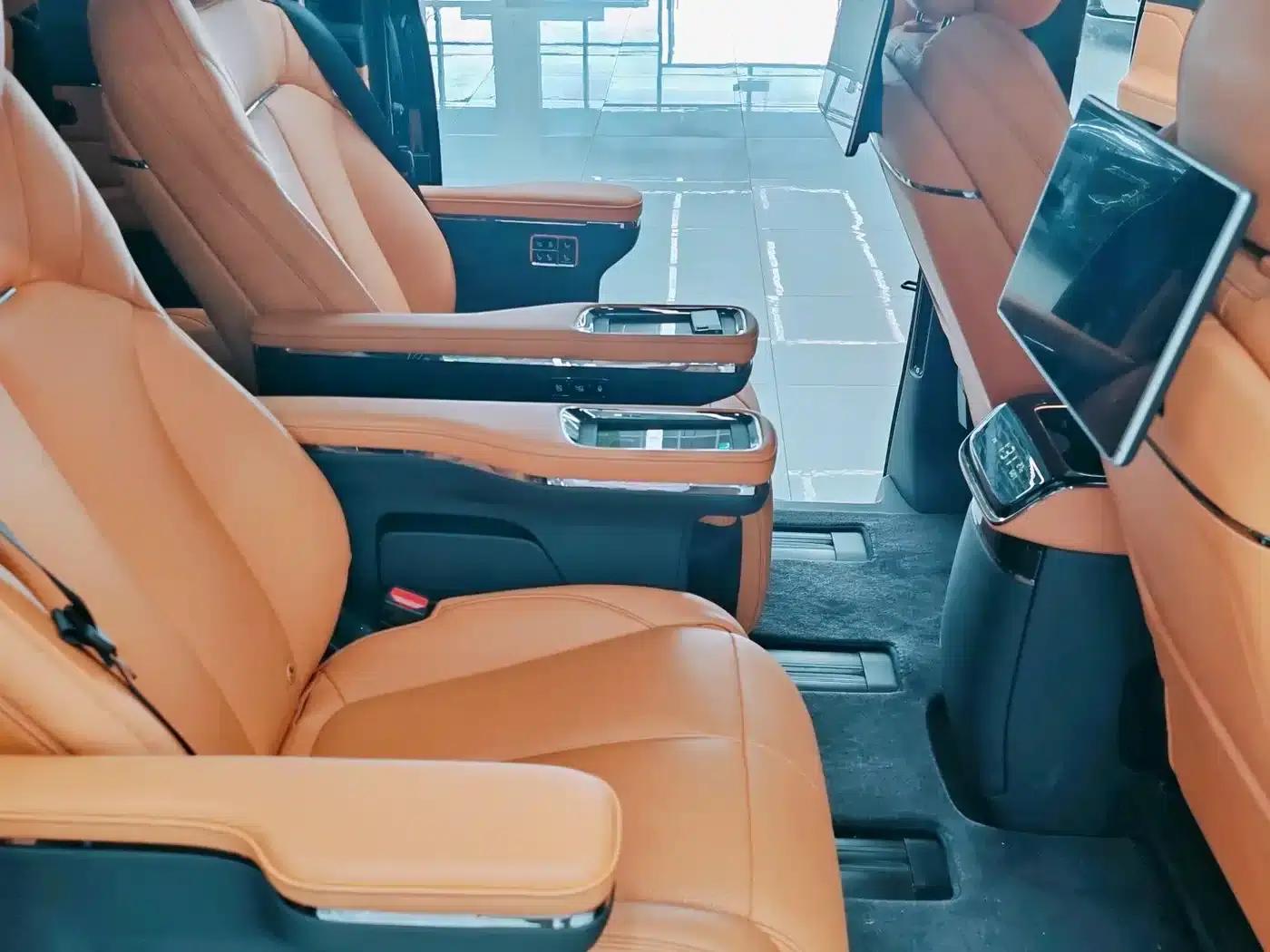 Wingzhen L380 2024 Model, 140-degree, 6-seater, 4WD Ultra — миниатюра 19