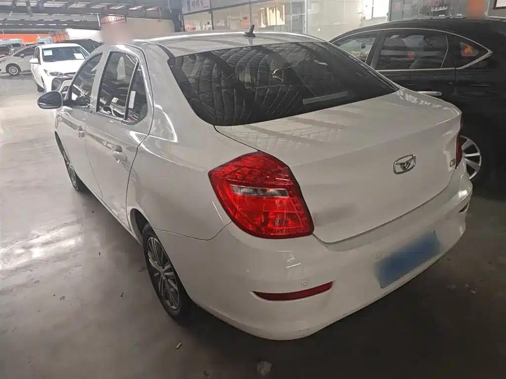 Kaiyi E3 2018 1.5L Manual Deluxe Edition — миниатюра 8