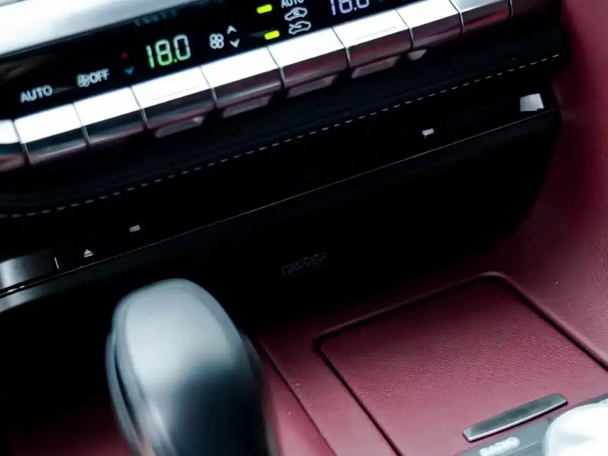 Lexus LC 2021 500h Special Edition — миниатюра 17