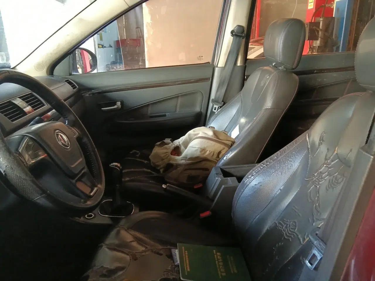 Dongfeng Fengon 370 2016 1.5L Manual Luxury 7-Seater — миниатюра 15