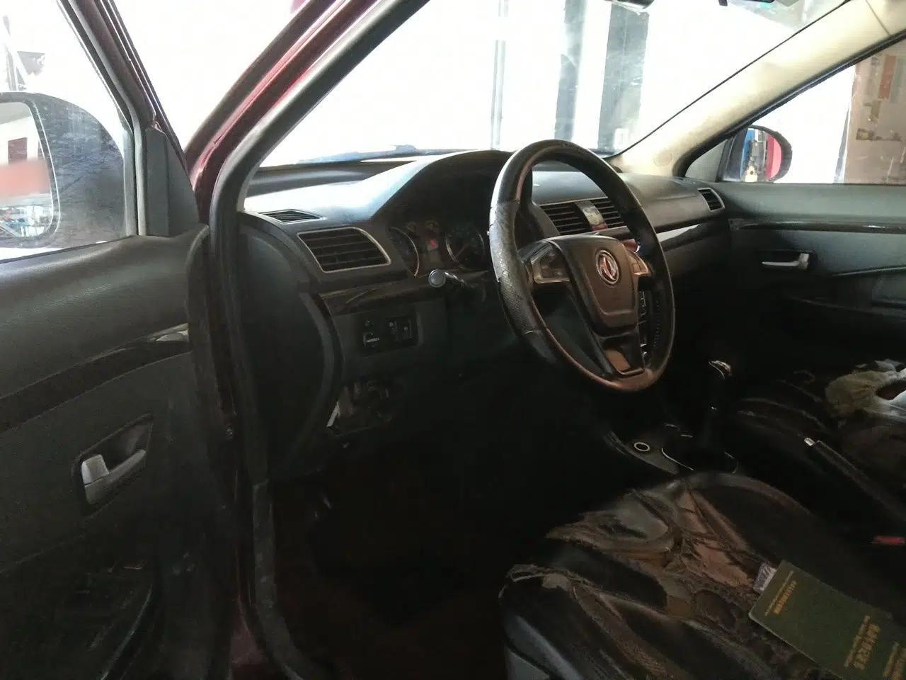 Dongfeng Fengon 370 2016 1.5L Manual Luxury 7-Seater — миниатюра 16