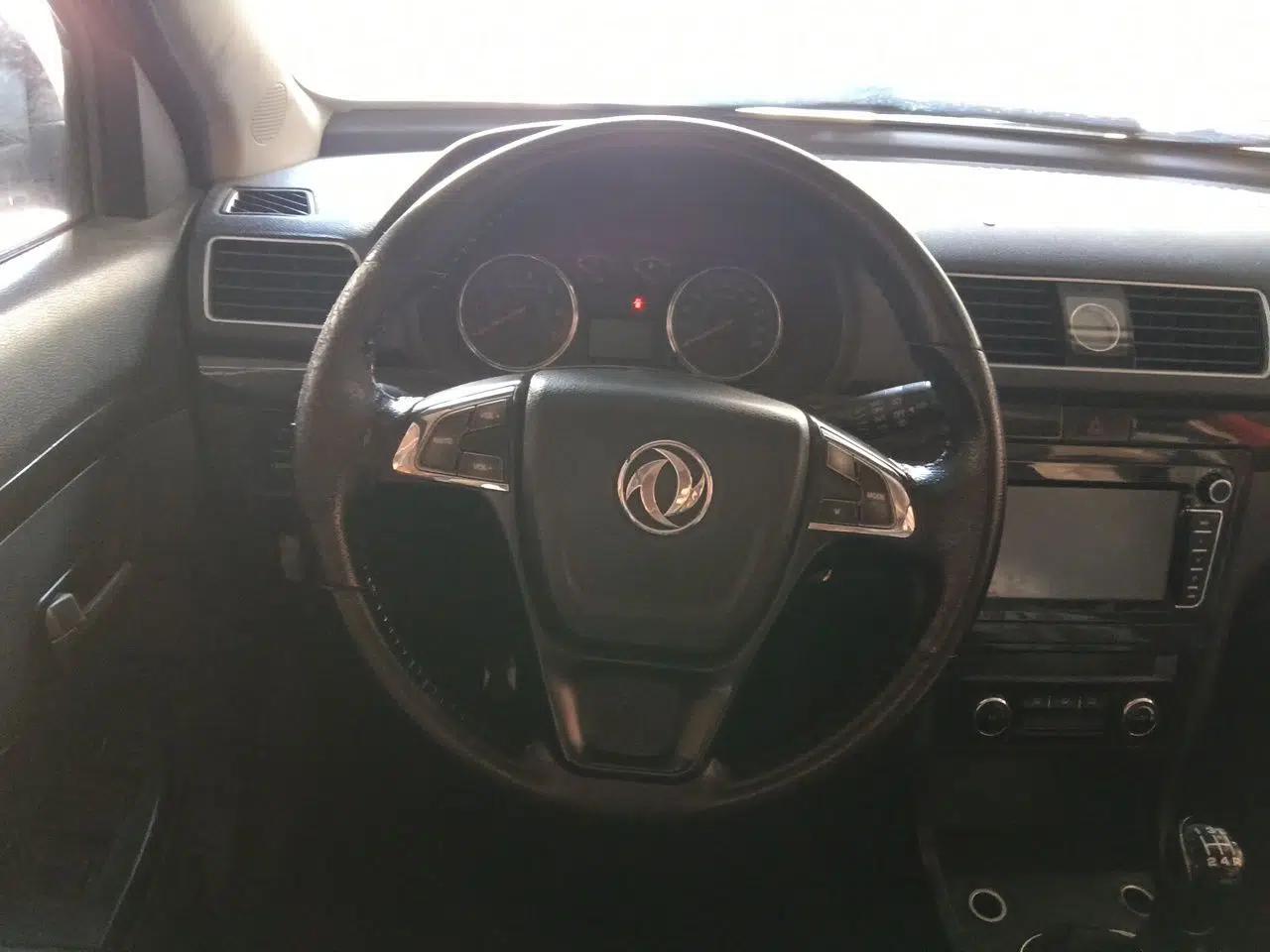 Dongfeng Fengon 370 2016 1.5L Manual Luxury 7-Seater — миниатюра 10