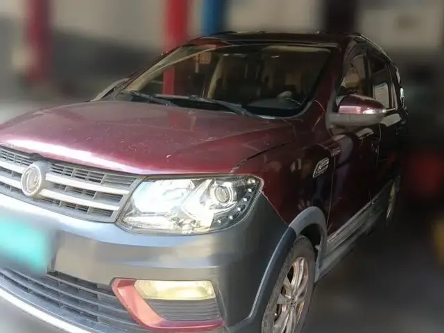 Dongfeng Fengon 370 2016 1.5L Manual Luxury 7-Seater