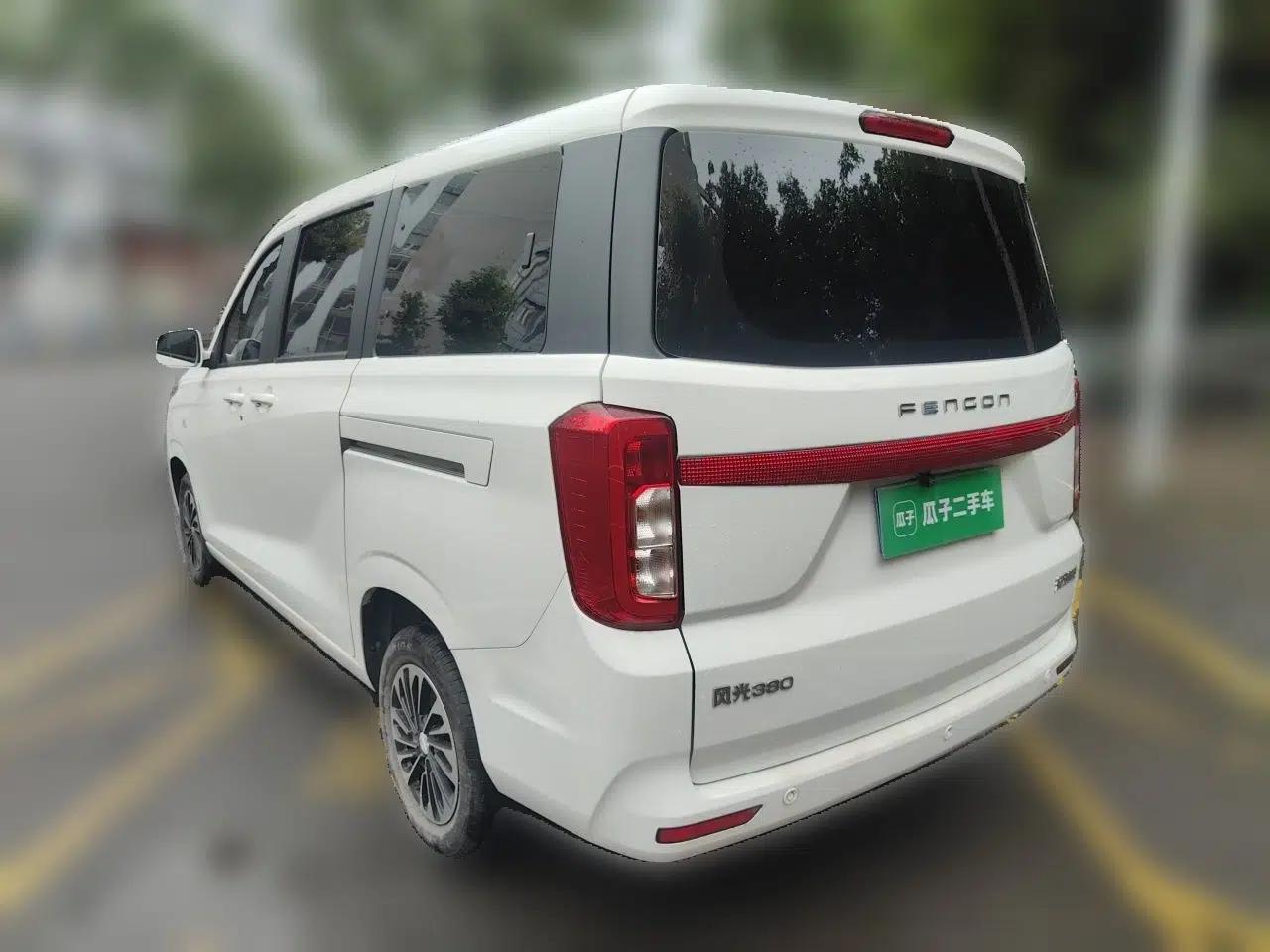 Dongfeng Fengon 380 2022 1.5L Comfort-Class Passenger Vehicle (Steel Spring) with 7 Seats — миниатюра 4