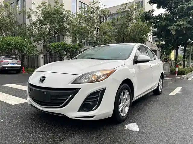 Mazda 3 Axela 2015 Sedan 1.6L Automatic Comfort Model