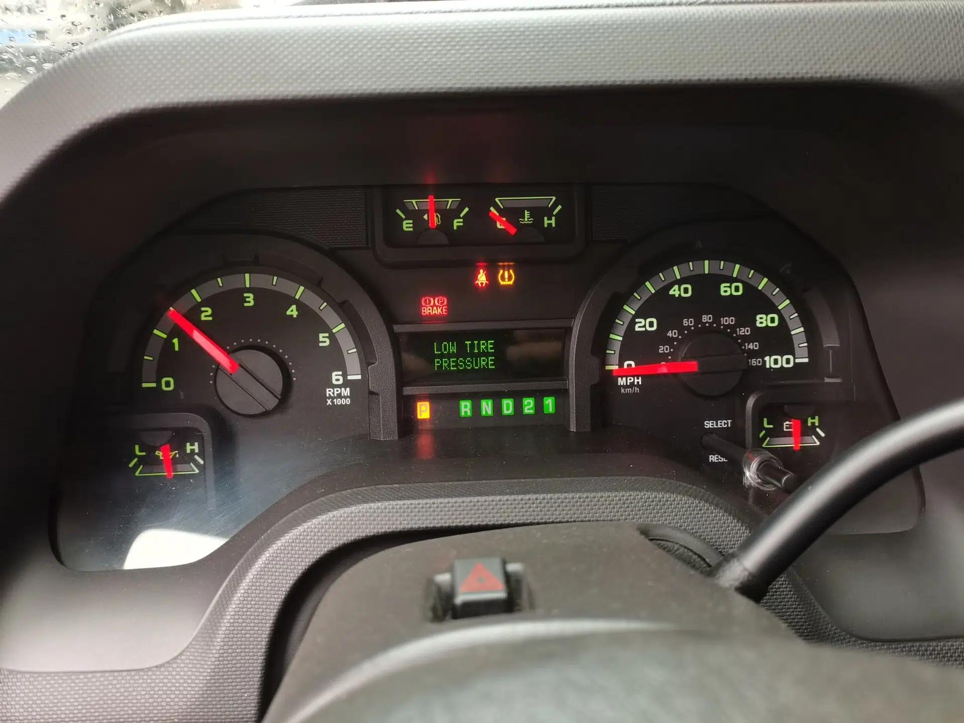 Ford E350 — миниатюра 11