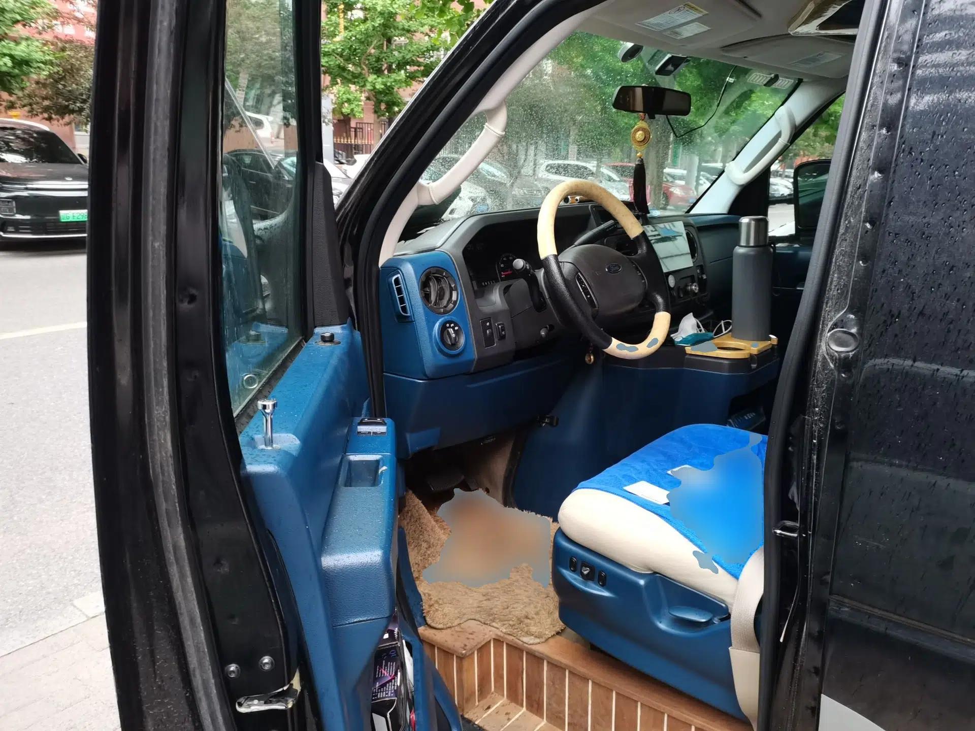Ford E350 — миниатюра 16