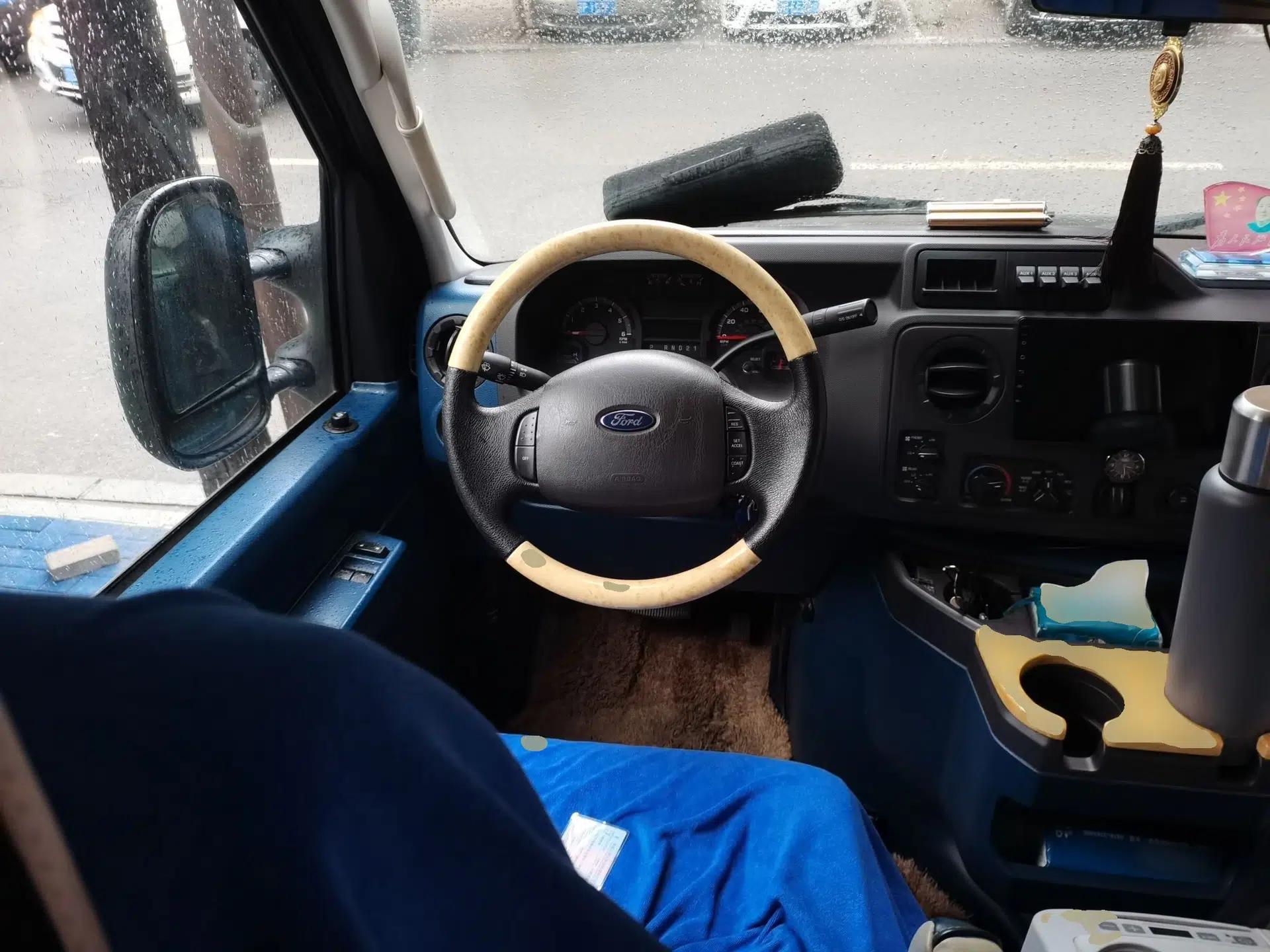 Ford E350 — миниатюра 10