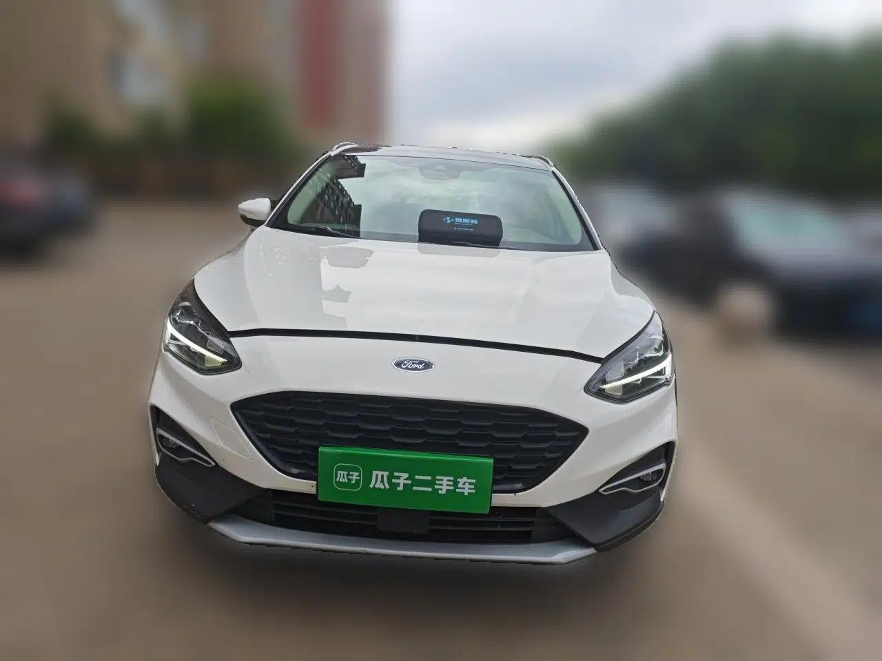 Ford Focus Active 2020 EcoBoost 180 Automatic Titanium Edition — миниатюра 2
