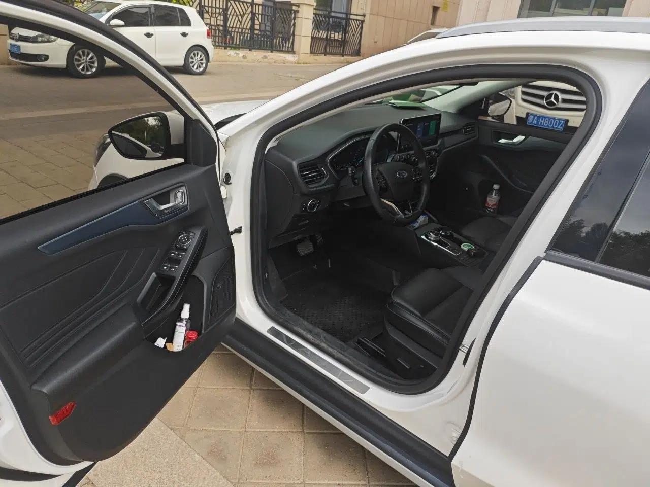 Ford Focus Active 2020 EcoBoost 180 Automatic Titanium Edition — миниатюра 16