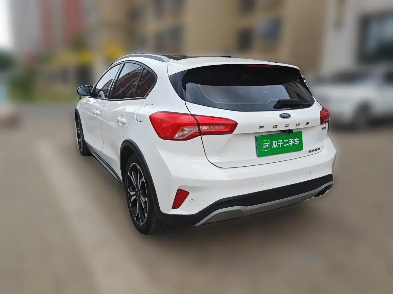 Ford Focus Active 2020 EcoBoost 180 Automatic Titanium Edition — миниатюра 4