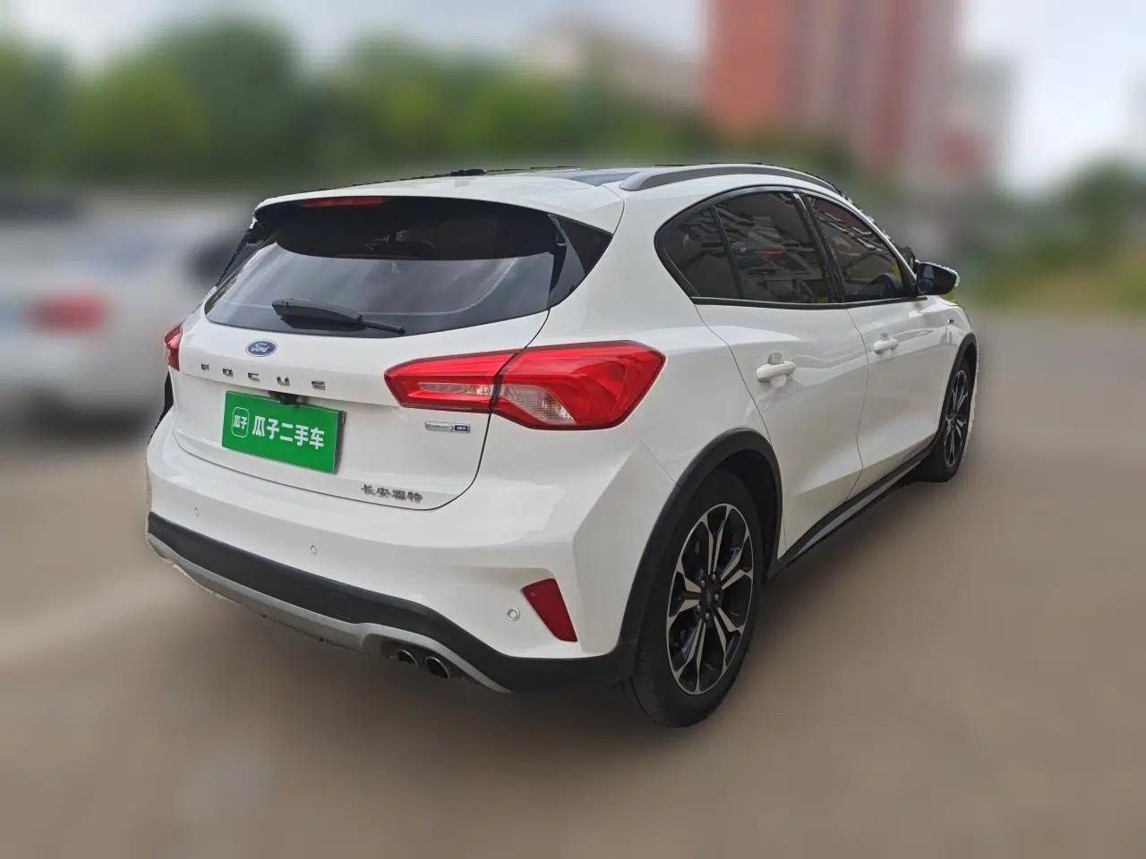 Ford Focus Active 2020 EcoBoost 180 Automatic Titanium Edition — миниатюра 6