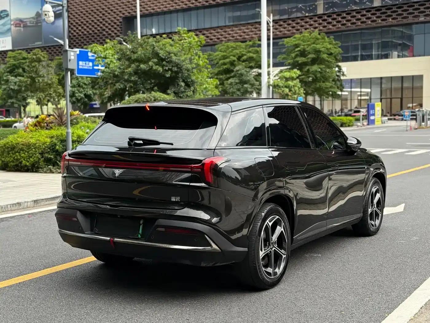 Nezha L 2024 Range Extender 310 Flash Charge Red Edition — миниатюра 4