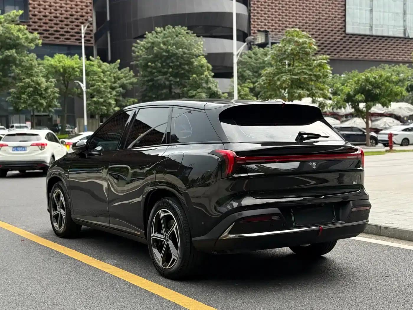 Nezha L 2024 Range Extender 310 Flash Charge Red Edition — миниатюра 6