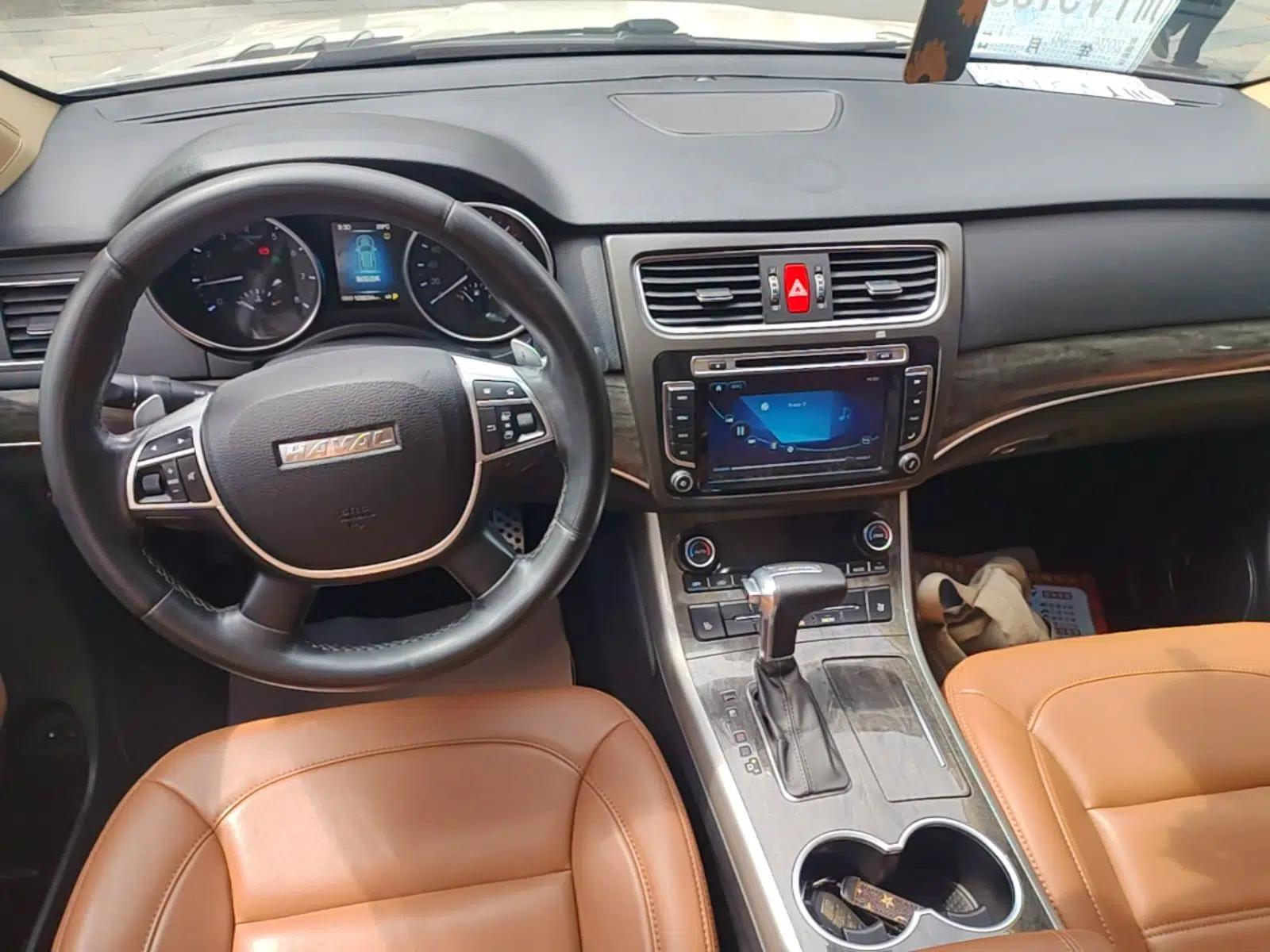 Haval H8 2015 2.0T Two-Wheel-Drive Elite Version — миниатюра 12