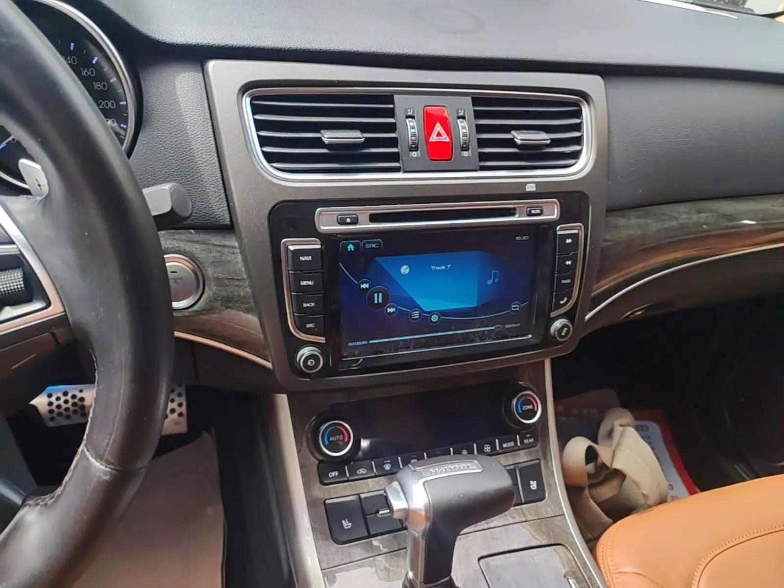 Haval H8 2015 2.0T Two-Wheel-Drive Elite Version — миниатюра 15
