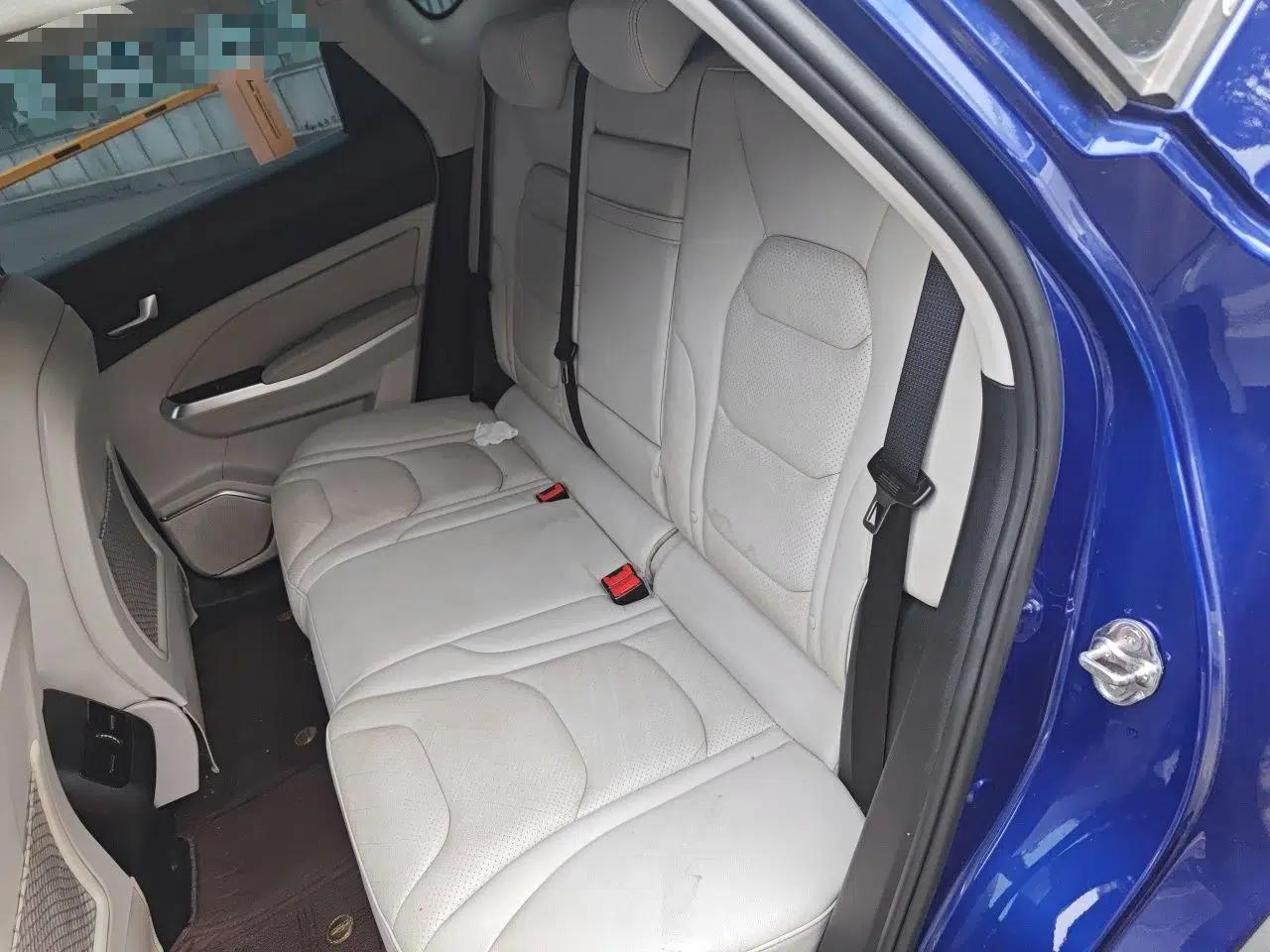 Hongqi E-HS3 2019 Zhilian Qiyue Two-Wheel Drive Version — миниатюра 17