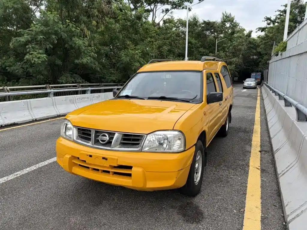Nissan ZN van 2011 2.4L 2WD Premium 5-seater ZN6493 — миниатюра 1
