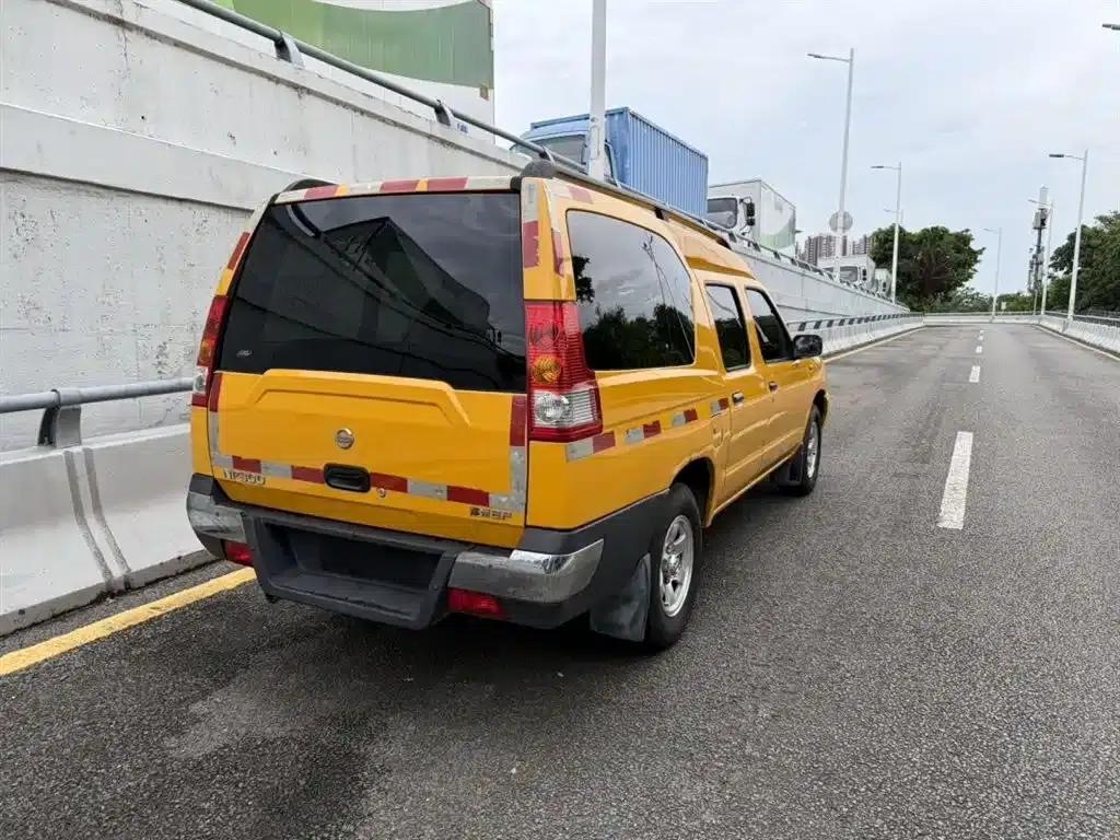 Nissan ZN van 2011 2.4L 2WD Premium 5-seater ZN6493 — миниатюра 3
