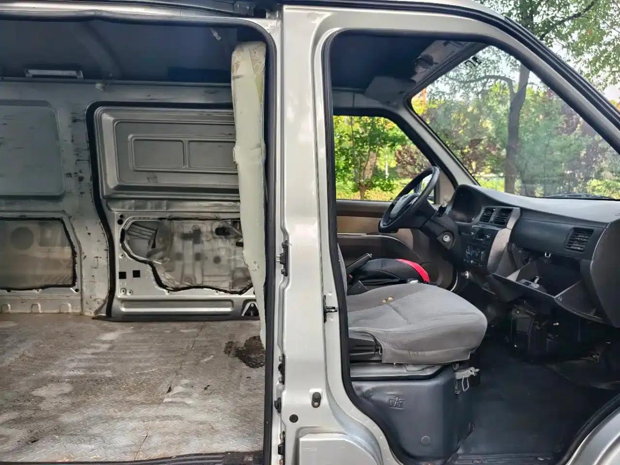 Wuling EV50 2021 model van logistics vehicle with Huishitong Penghui 43.2kWh Liuji electric control system — миниатюра 8