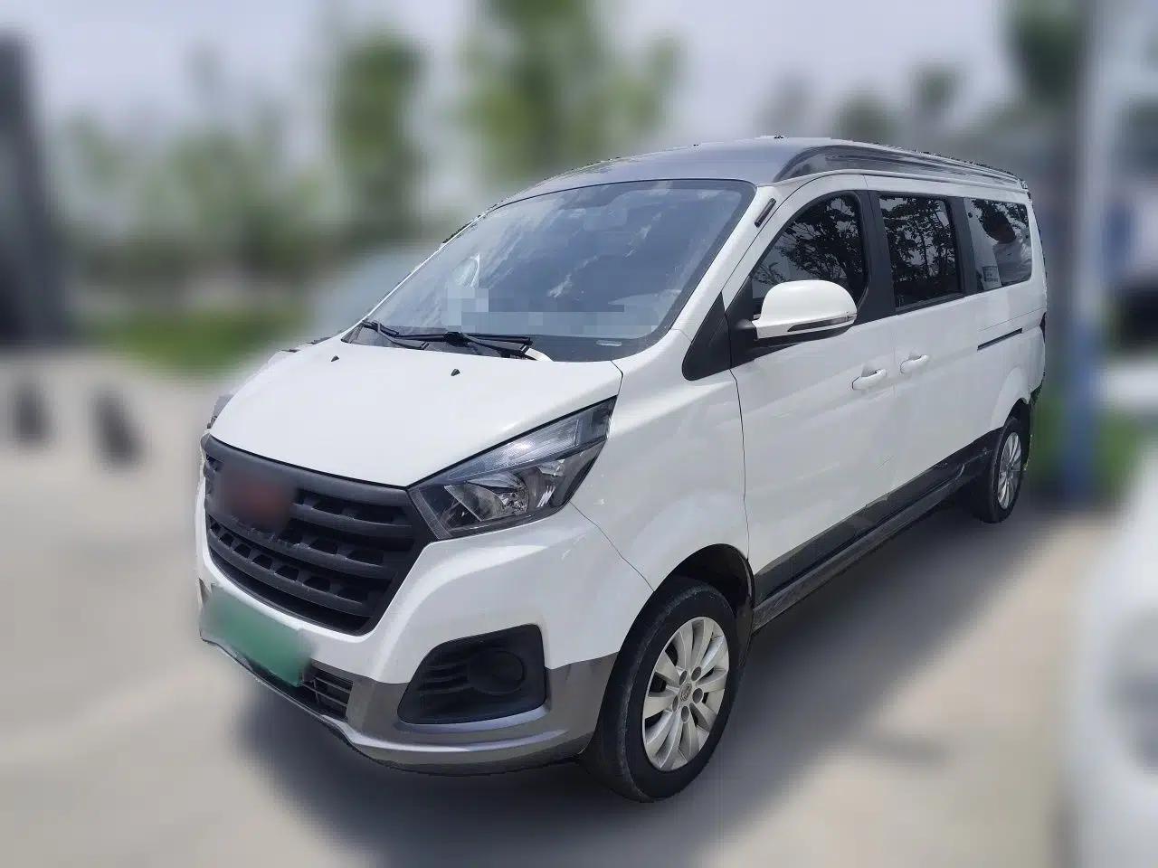 Jinbei Gold Hiace M Classic 2022 Panda Edition 1.5L Engineering Lion Passenger Van 6 Seats — миниатюра 1