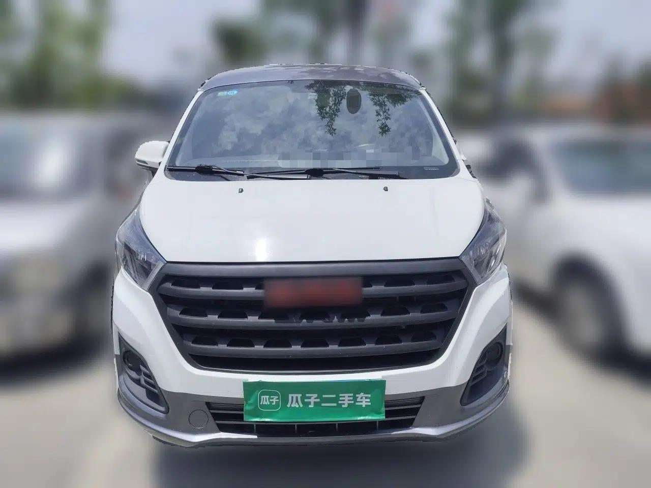 Jinbei Gold Hiace M Classic 2022 Panda Edition 1.5L Engineering Lion Passenger Van 6 Seats — миниатюра 2