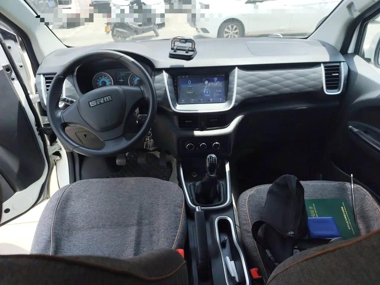 Jinbei Gold Hiace M Classic 2022 Panda Edition 1.5L Engineering Lion Passenger Van 6 Seats — миниатюра 9