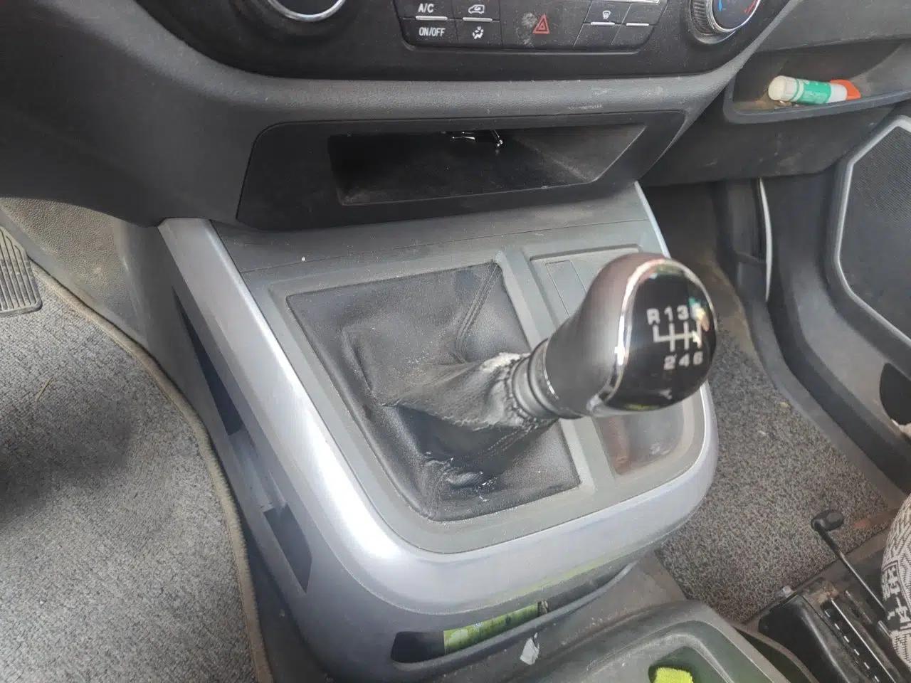 Jinbei Hiace King 2021 2.0L City Transport King Series Express Model Standard Top 6-Seater 1TZS — миниатюра 14