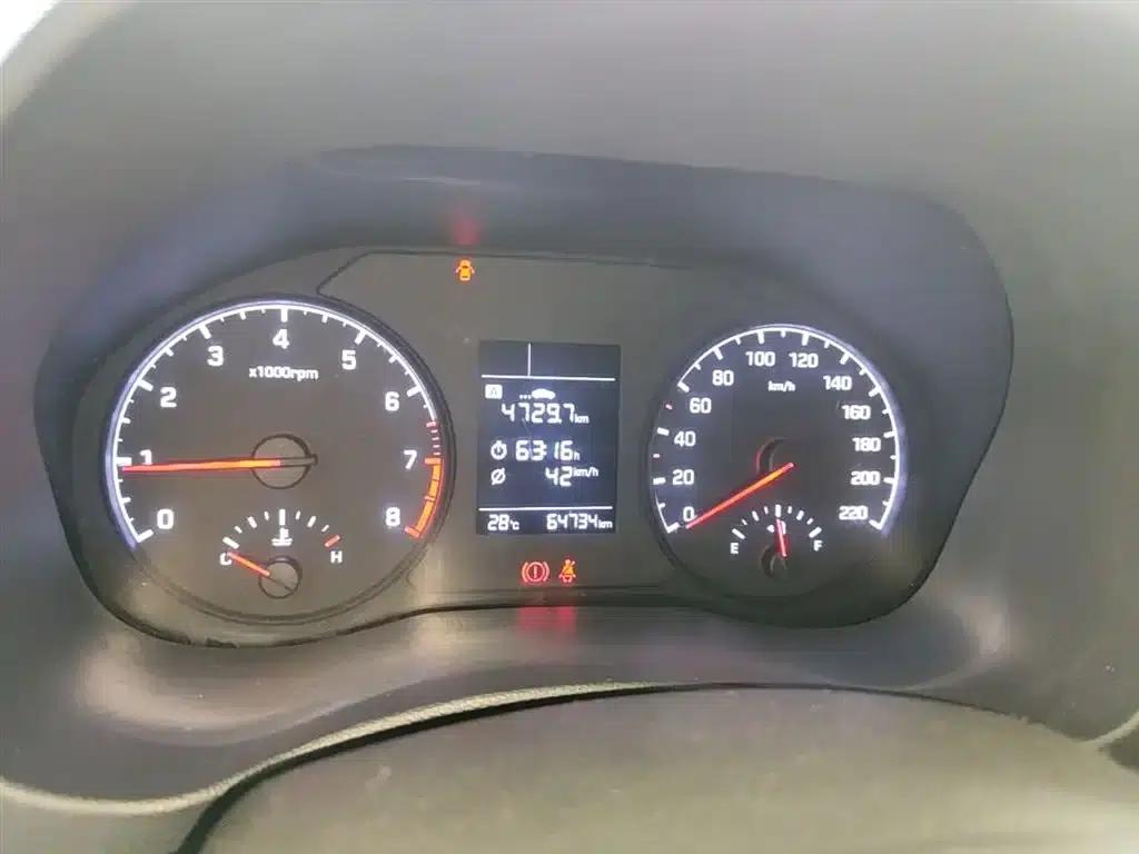 2016 Hyundai Verna 1.4L Manual GLS Cool Edition — миниатюра 12