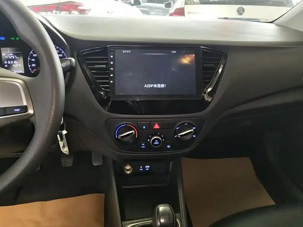 2016 Hyundai Verna 1.4L Manual GLS Cool Edition — миниатюра 13