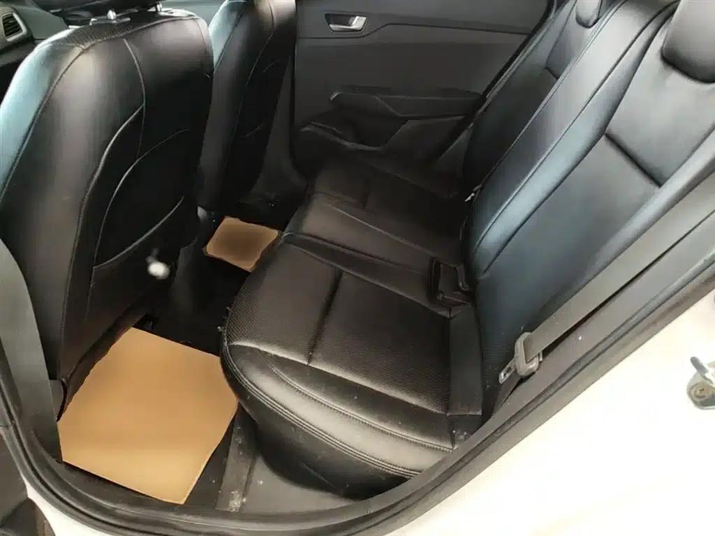 2016 Hyundai Verna 1.4L Manual GLS Cool Edition — миниатюра 17