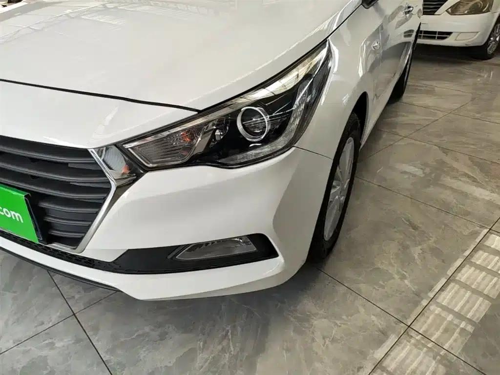 2016 Hyundai Verna 1.4L Manual GLS Cool Edition — миниатюра 24