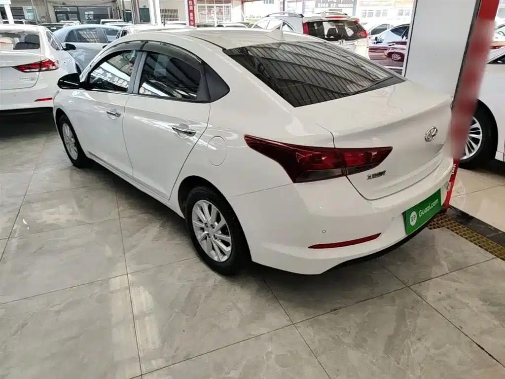 2016 Hyundai Verna 1.4L Manual GLS Cool Edition — миниатюра 5