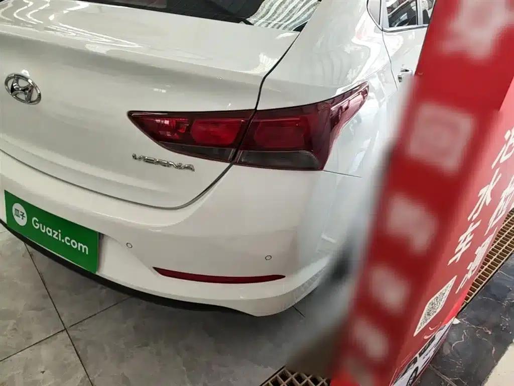2016 Hyundai Verna 1.4L Manual GLS Cool Edition — миниатюра 8