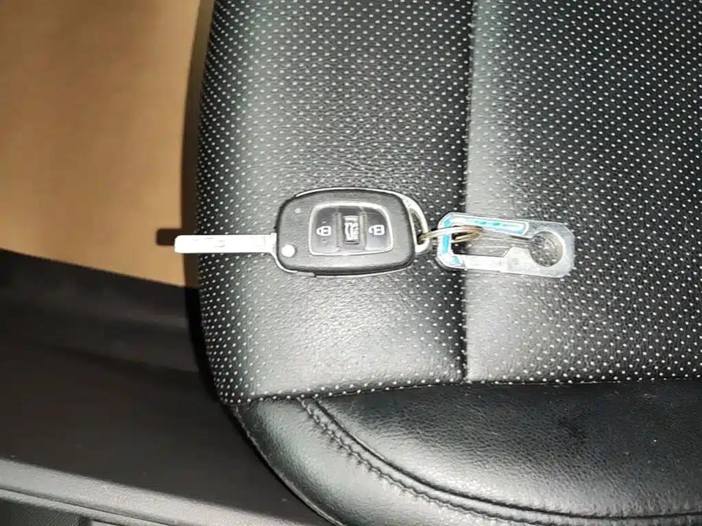 2016 Hyundai Verna 1.4L Manual GLS Cool Edition — миниатюра 9