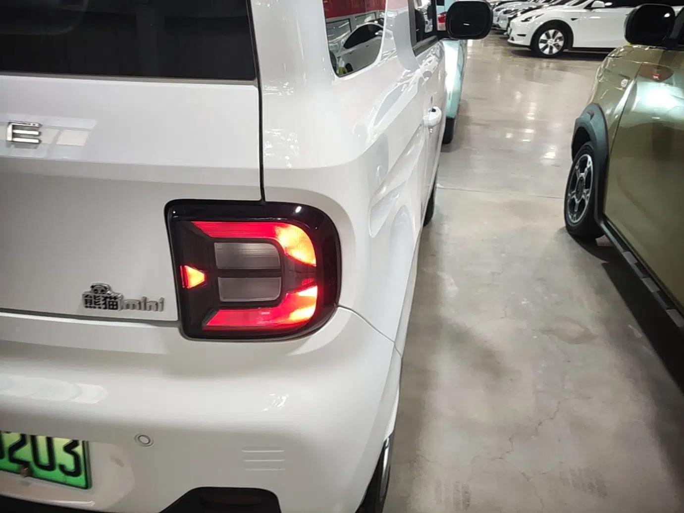 Geely Galaxy Panda 2023 Panda Mini 200km Endurance Bear — миниатюра 9