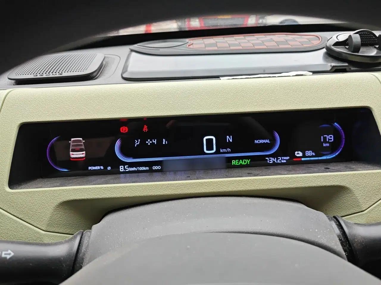 Geely Galaxy Panda 2023 Panda Mini 200km Endurance Bear — миниатюра 10