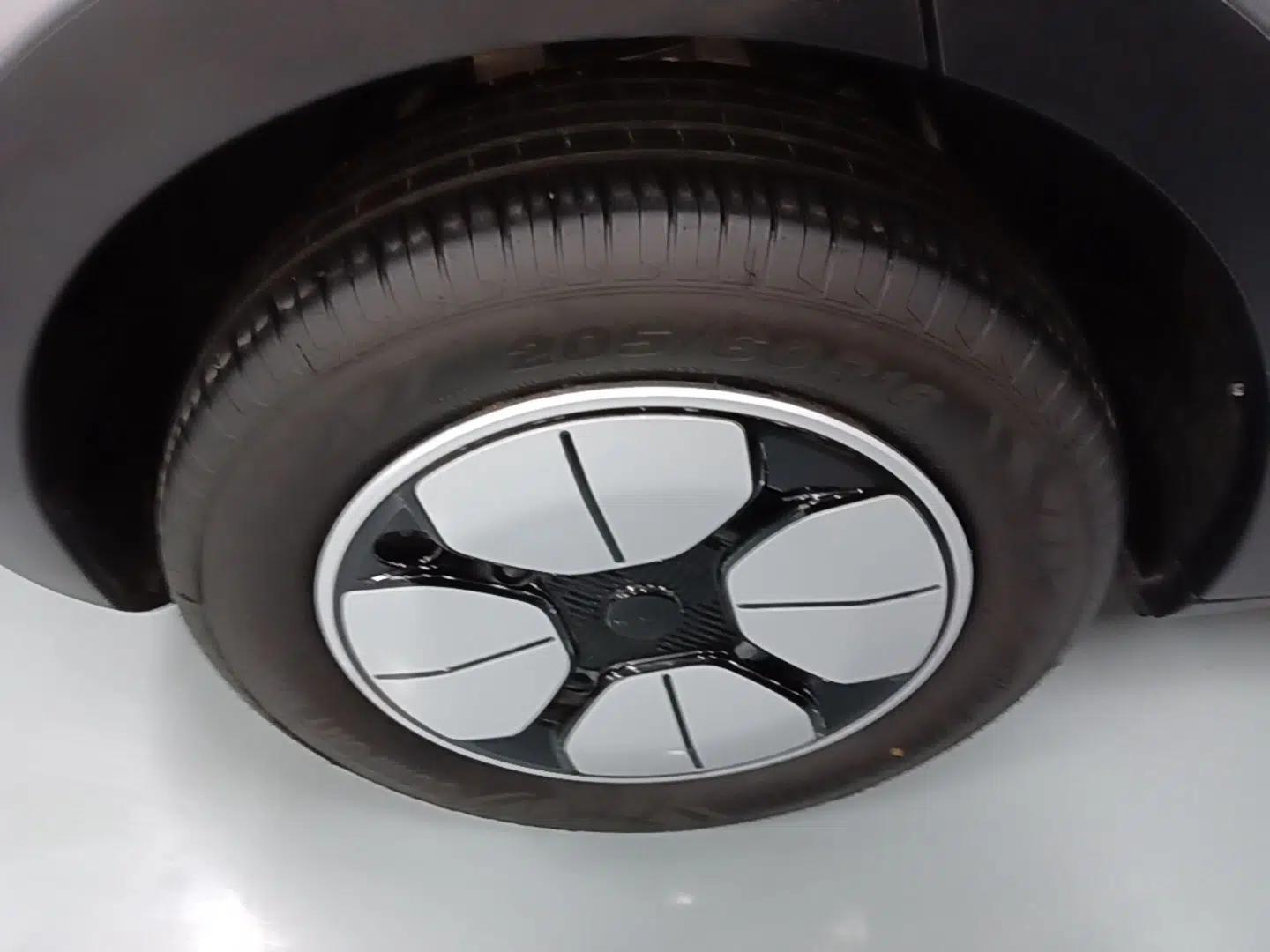 Geely Galaxy Geome 2025 410 km Free Version — миниатюра 16