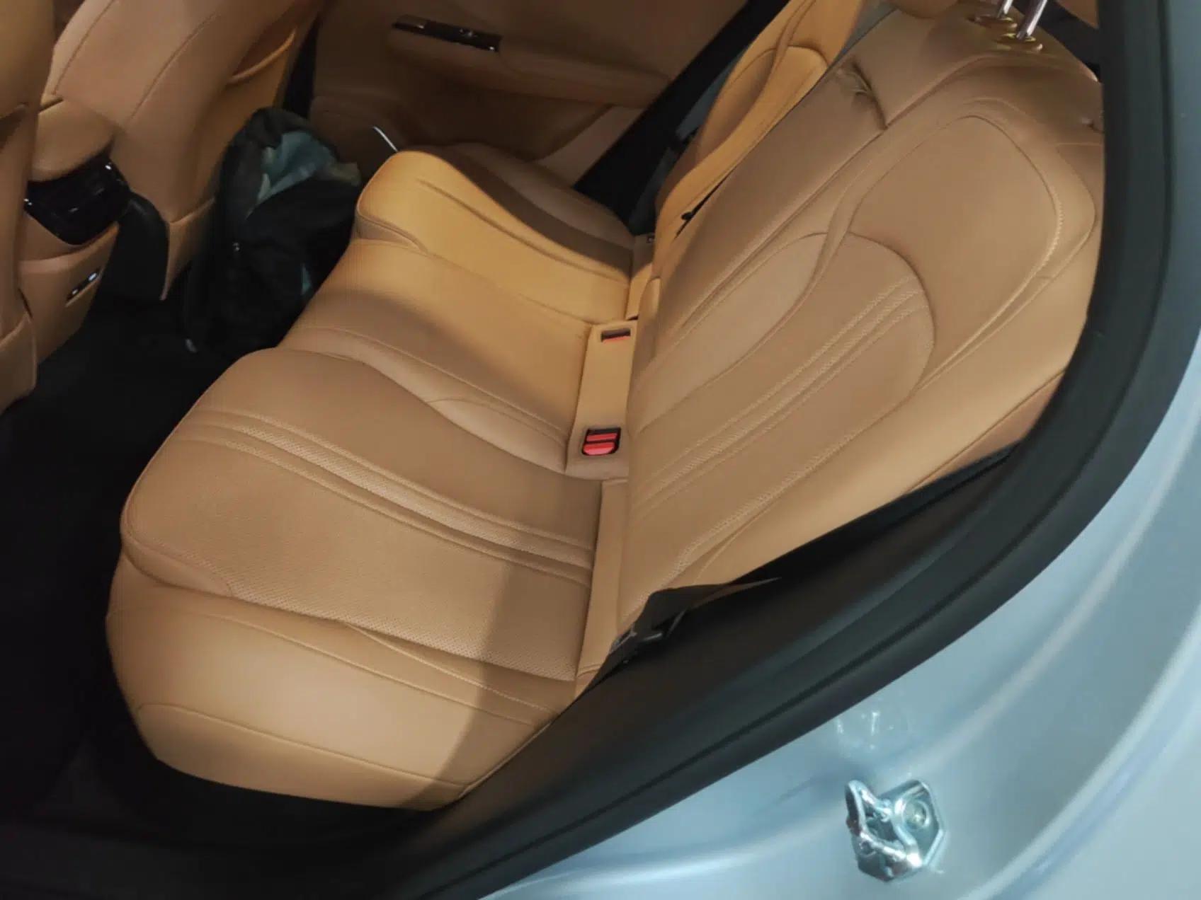 Geely Galaxy L7 2025 EM-i 115km Exploration+ Edition — миниатюра 20