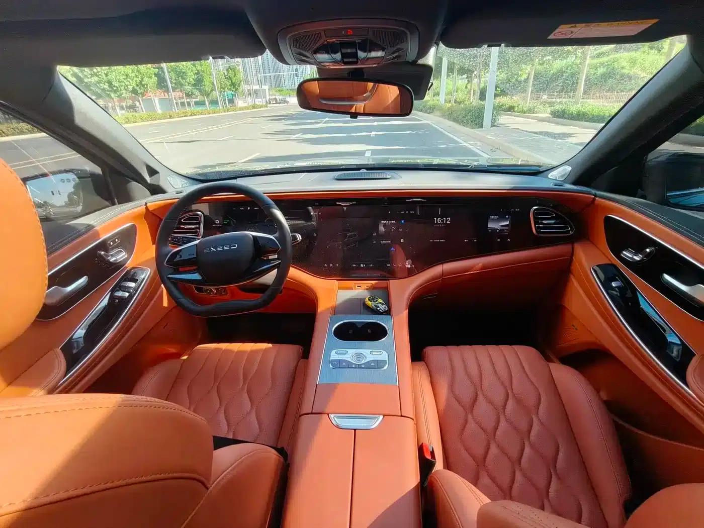 Starlight Moon 2026 400T 2WD Star Edition 7-Seater — миниатюра 6