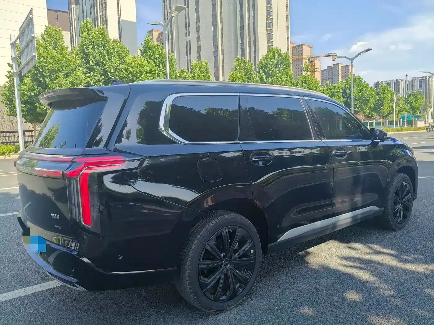 Starlight Moon 2026 400T 2WD Star Edition 7-Seater — миниатюра 9