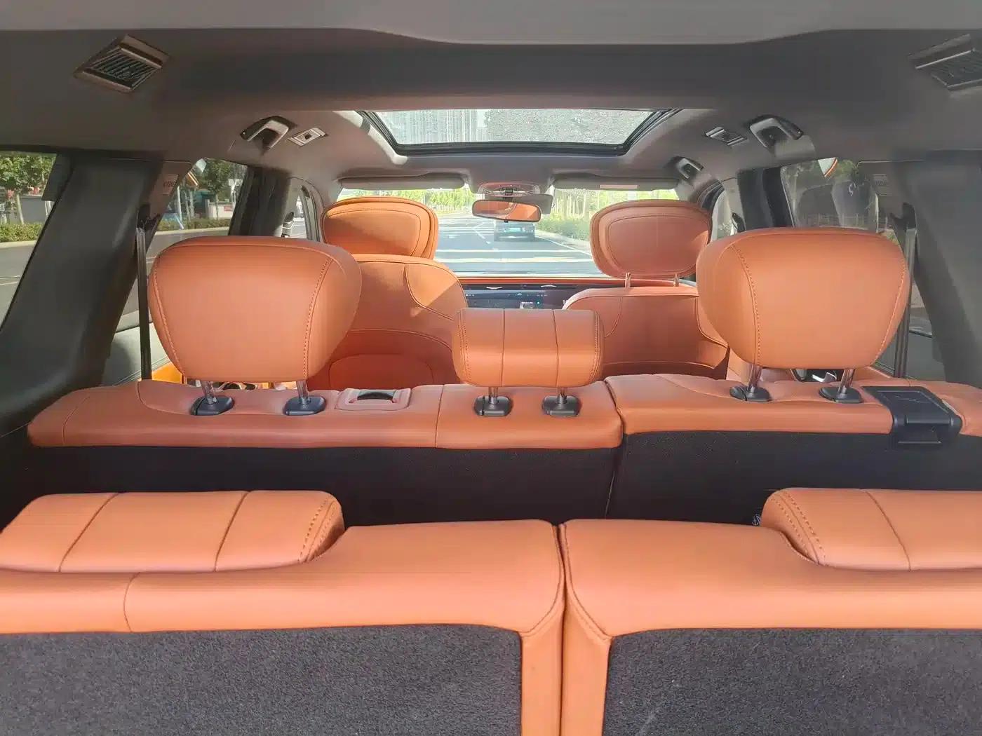 Starlight Moon 2026 400T 2WD Star Edition 7-Seater — миниатюра 10