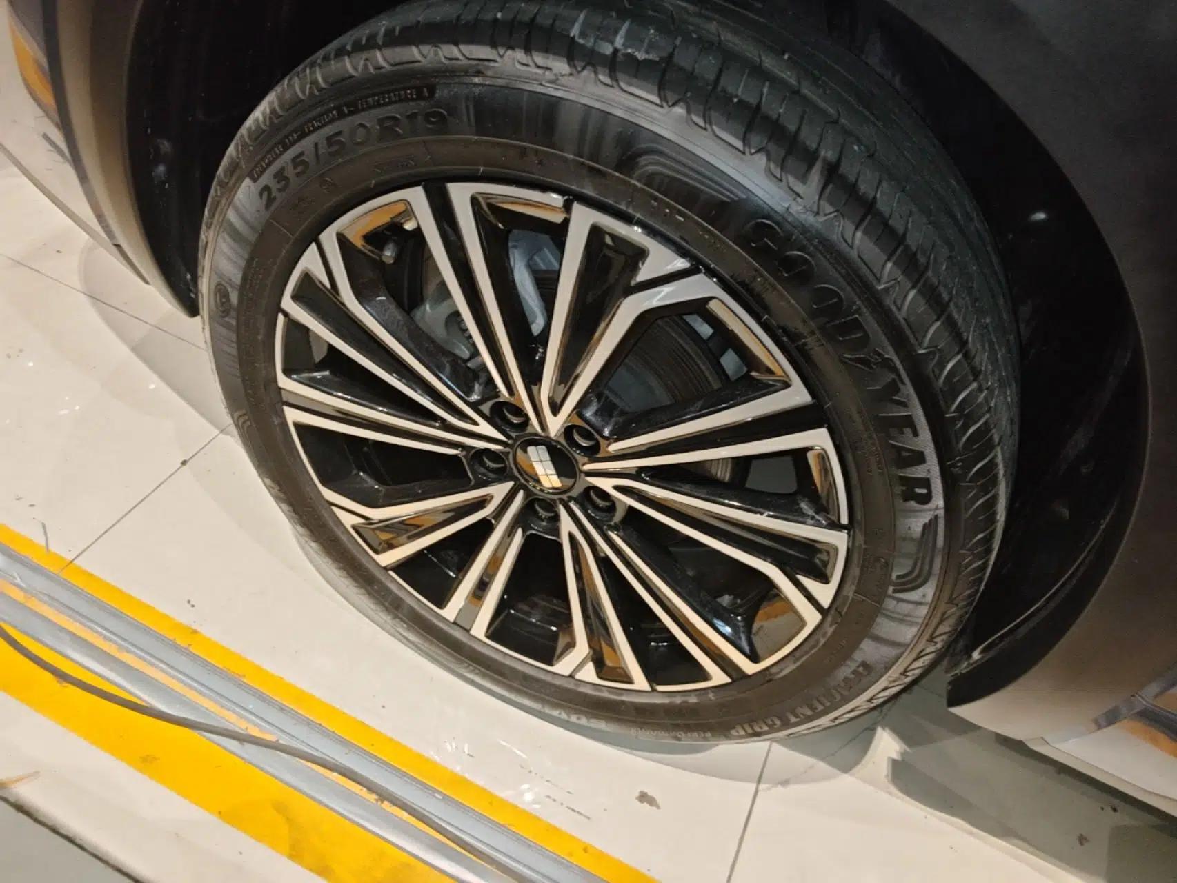 Geely Galaxy Xingjian 7 EM-i 2025 120km Navigator Edition — миниатюра 11